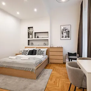 S6- Boutique Suites, Location By Bqa Budapest